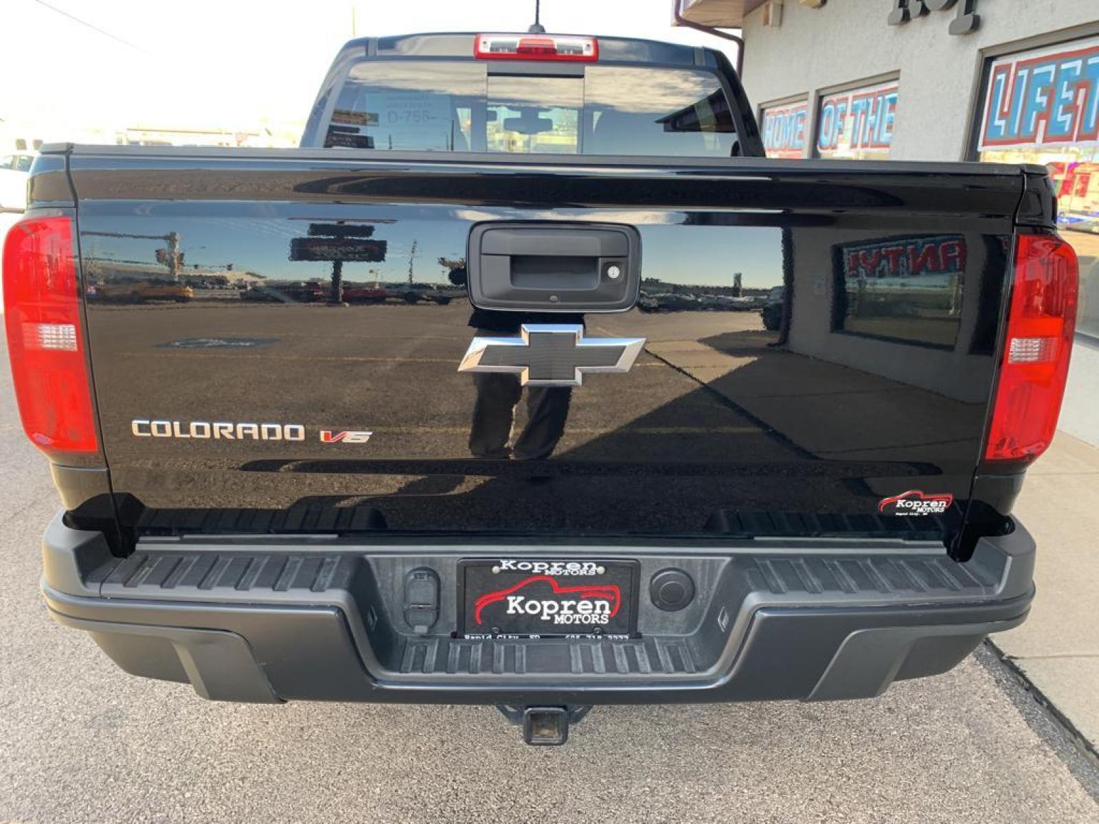 2019 BLACK /Jet Black Chevrolet Colorado 4WD ZR2 (1GCGTEEN8K1) with an V6, 3.6L engine, 8-speed automatic transmission, located at 222 N Cambell St., Rapid City, SD, 57701, (866) 420-2727, 44.081833, -103.191032 - <b>Equipment</b><br>This vehicle has a clean CARFAX vehicle history report. This Chevrolet Colorado features a high end BOSE stereo system. An off-road package is installed on this vehicle so you are ready for your four-wheeling best. This Chevrolet Colorado features a hands-free Bluetooth phone sys - Photo #5