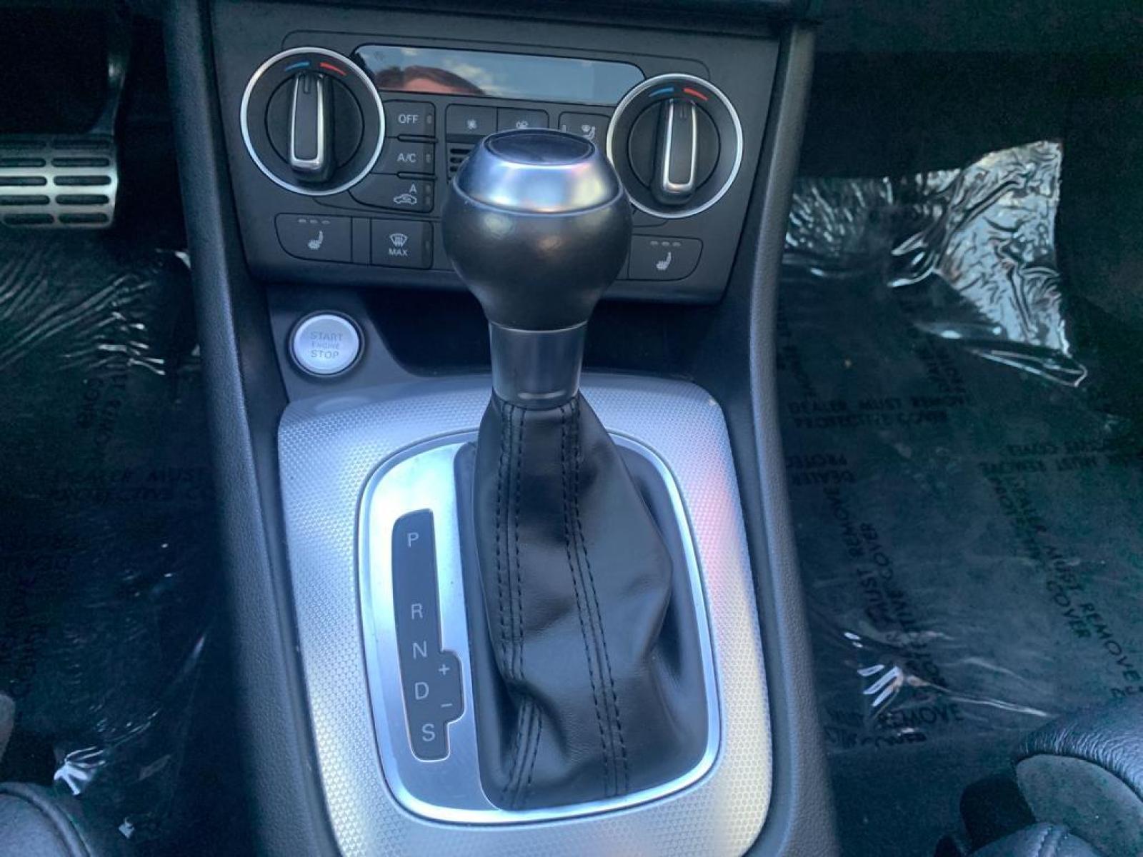 2018 Brilliant Black /Black Audi Q3 Premium Plus (WA1JCCFS1JR) with an L4, 2.0L engine, 6-speed automatic transmission, located at 222 N Cambell St., Rapid City, SD, 57701, (866) 420-2727, 44.081833, -103.191032 - Photo #35