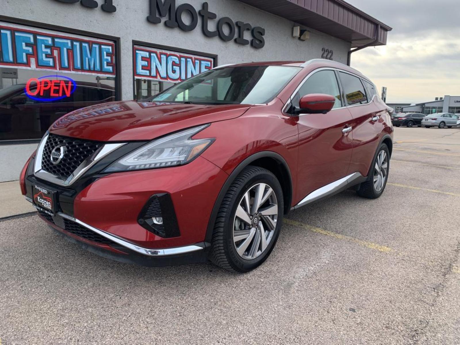 2020 Cayenne Red Metallic Nissan Murano SL (5N1AZ2CS3LN) with an V6, 3.5L engine, CVT transmission, located at 222 N Cambell St., Rapid City, SD, 57701, (866) 420-2727, 44.081833, -103.191032 - The vehicle offers Android Auto for seamless smartphone integration. This mid-size suv features a high end BOSE stereo system. See what's behind you with the back up camera on the Nissan Murano. The state of the art park assist system will guide you easily into any spot. Our dealership has already r - Photo #1